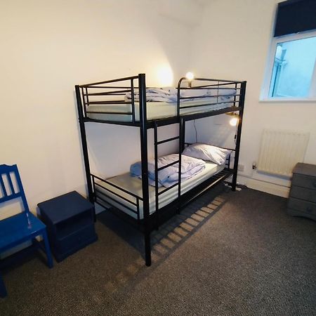 Ocean Backpackers Self-Catering Hostel Ilfracombe Exterior photo