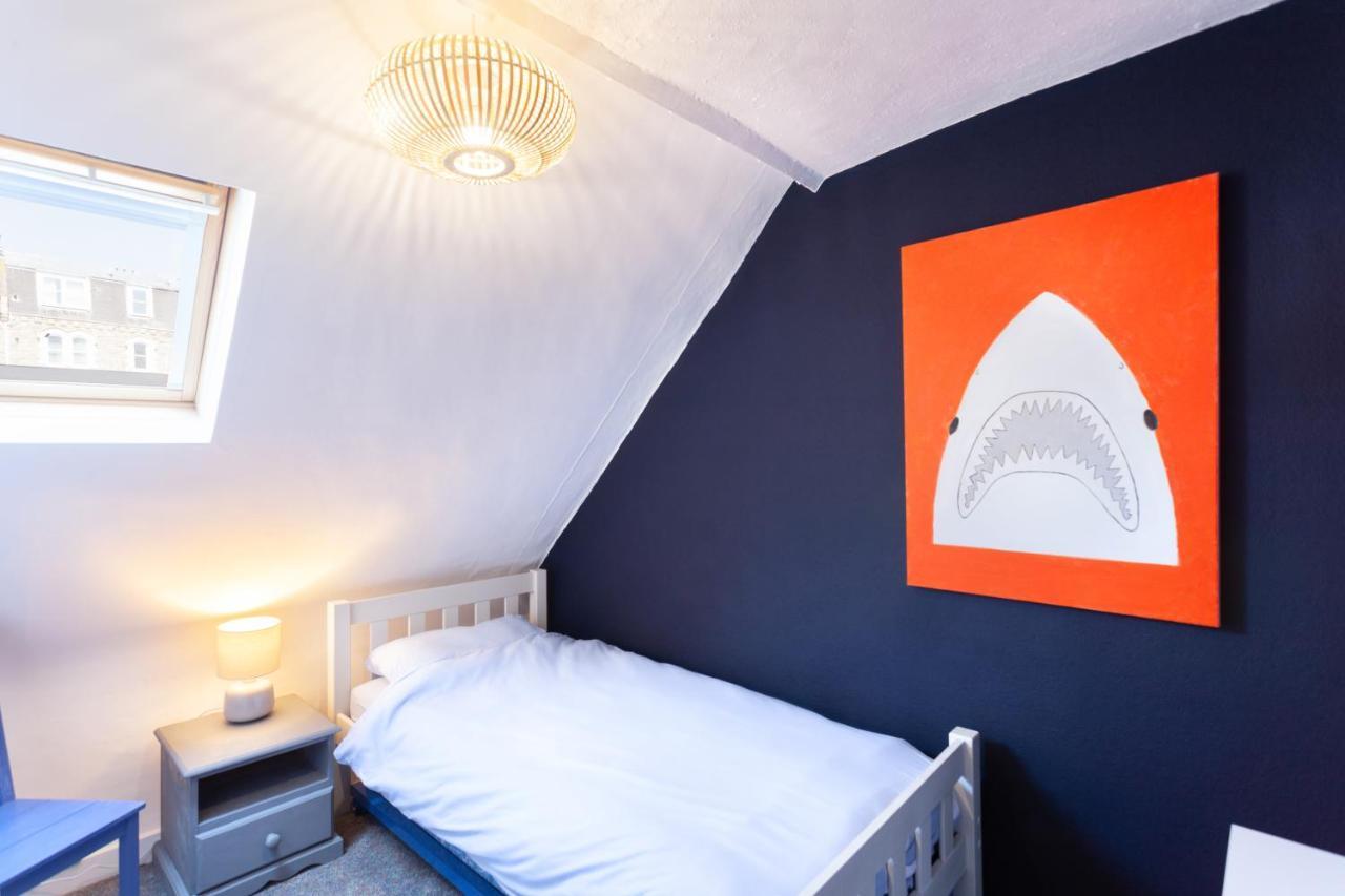 Ocean Backpackers Self-Catering Hostel Ilfracombe Exterior photo