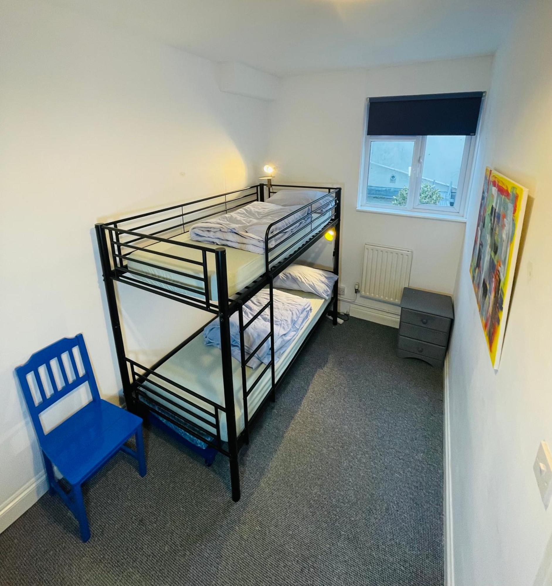 Ocean Backpackers Self-Catering Hostel Ilfracombe Exterior photo