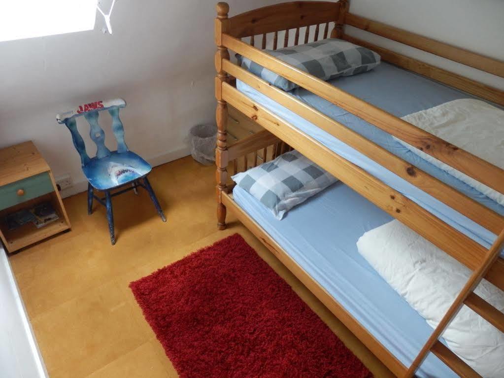 Ocean Backpackers Self-Catering Hostel Ilfracombe Exterior photo