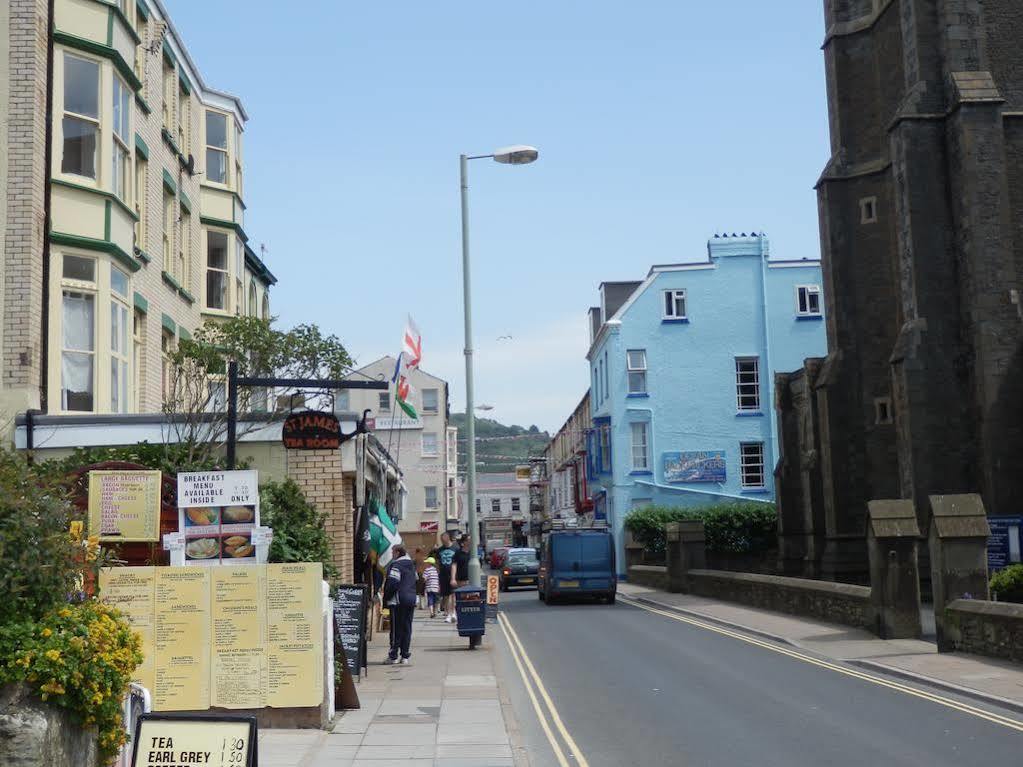 Ocean Backpackers Self-Catering Hostel Ilfracombe Exterior photo