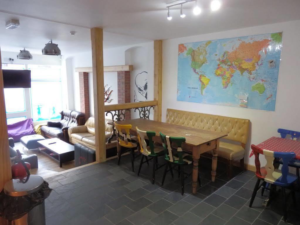 Ocean Backpackers Self-Catering Hostel Ilfracombe Exterior photo